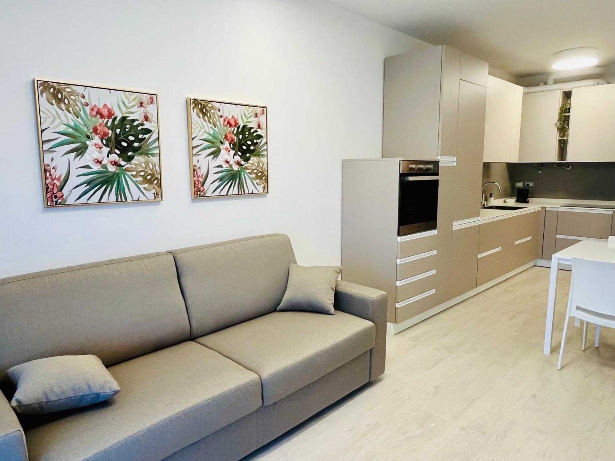 Kristall Lago Residence 데센자노델가르다 외부 사진