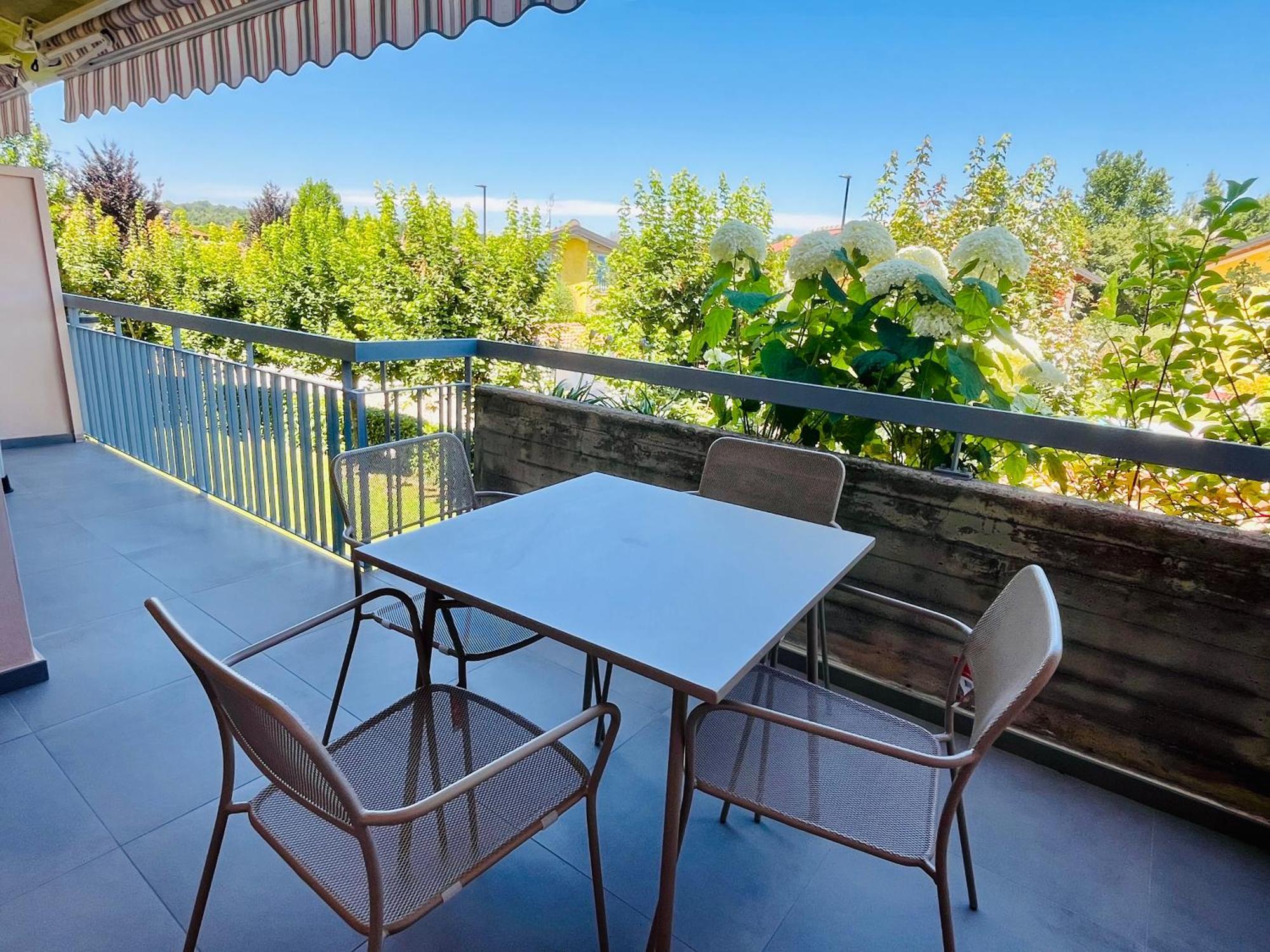 Kristall Lago Residence 데센자노델가르다 외부 사진